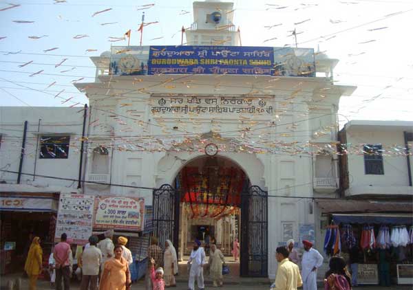 dehradun airport to dehradun taxi